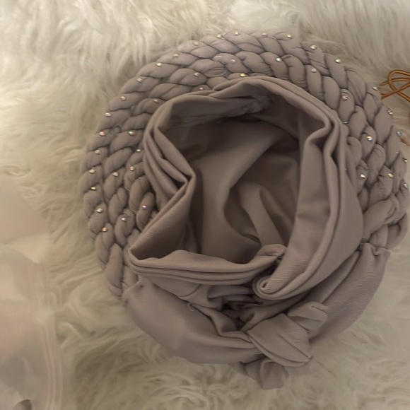 African auto Gele head wrap